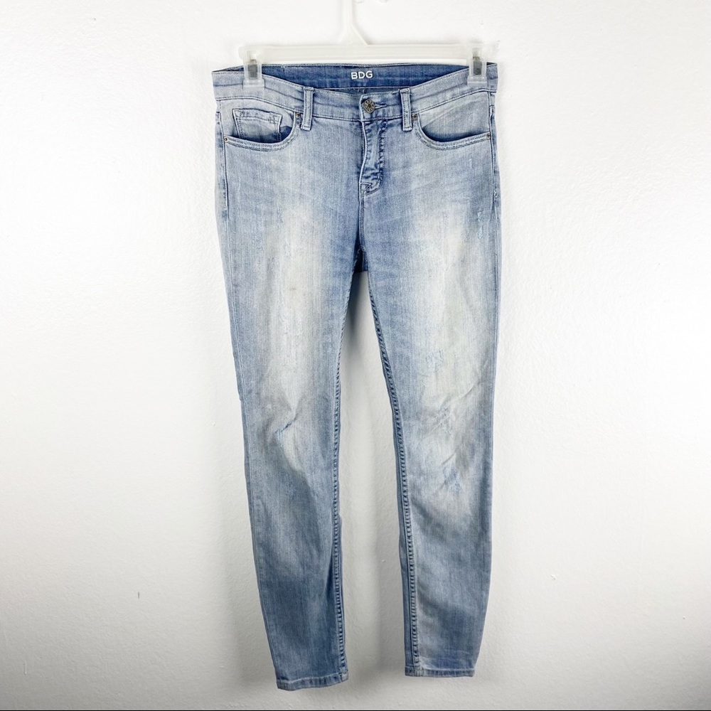 BDG TWIG Light Wash Distressed Ripped Mid Rise Ankle Skinny Jeans, Size 28